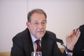 XXI Seminario Internacional de Seguridad y Defensa. Las miradas de Europa y su voz fragmentada (2009)
