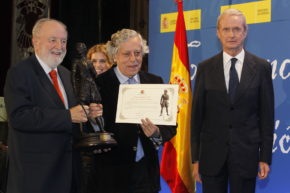 La Asociación de Periodistas Europeos galardonada con el premio extraordinario de Defensa 2015