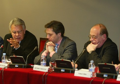 Felipe González, Vicente Vallés y Antonio Tabucchi