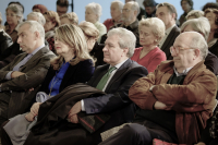 César Antonio Molina y Joaquín Almunia entre el público del acto