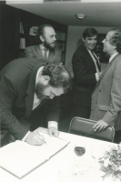 Coloquio con Mario Onaindía