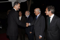 Su Majestad el Rey saluda a Francisco González, Presidente de BBVA