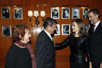 SSMM la Reina Doña Letizia felicita a Claudio Magris