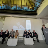 Nativel Preciado durante sus palabras en el homenaje