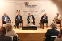 La corona en la política exterior de España
