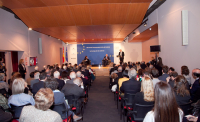 Miguel Ángel Aguilar presenta a los invitados