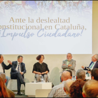 De izq. a dcha.: Francesc de Carreras, José Domingo, Ana de Palacio, Fernando Savater y Miguel Ángel Aguilar