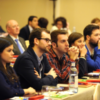 Representantes de los medios que asisten al debate