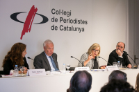 Plano general de la mesa con los ponentes de la Jornada