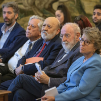 Público en las jornadas. De izq. a dcha.: Juan Oñate, Miguel Ángel Aguilar, José Félix Tezanos, Diego Carcedo y Georgina Higueras