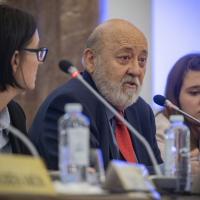 José Félix Tezanos durante una de sus intervenciones