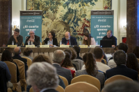 Daniel Anido responde una de las preguntas formuladas por el público