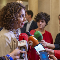 La Ministra de Hacienda, María Jesús Montero, contesta a la prensa a su llegada a la Jornada