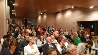 Público que abarrotaba la sala