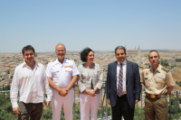 Los ponentes de la segunda sesión posan en la terraza del Parador