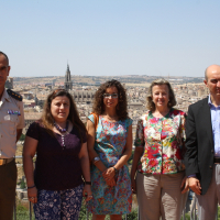 Los participantes en la tercera sesión posan en la terraza del Parador