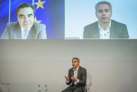 Vicente Vallés conversa con el Vicepresidente  de la Comisión Europea, Margaritis Schinas